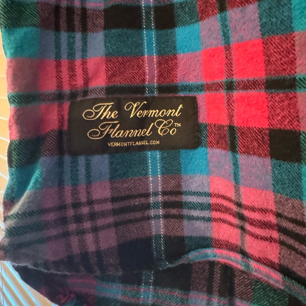 Flannel pull over - Picture 2 of 4